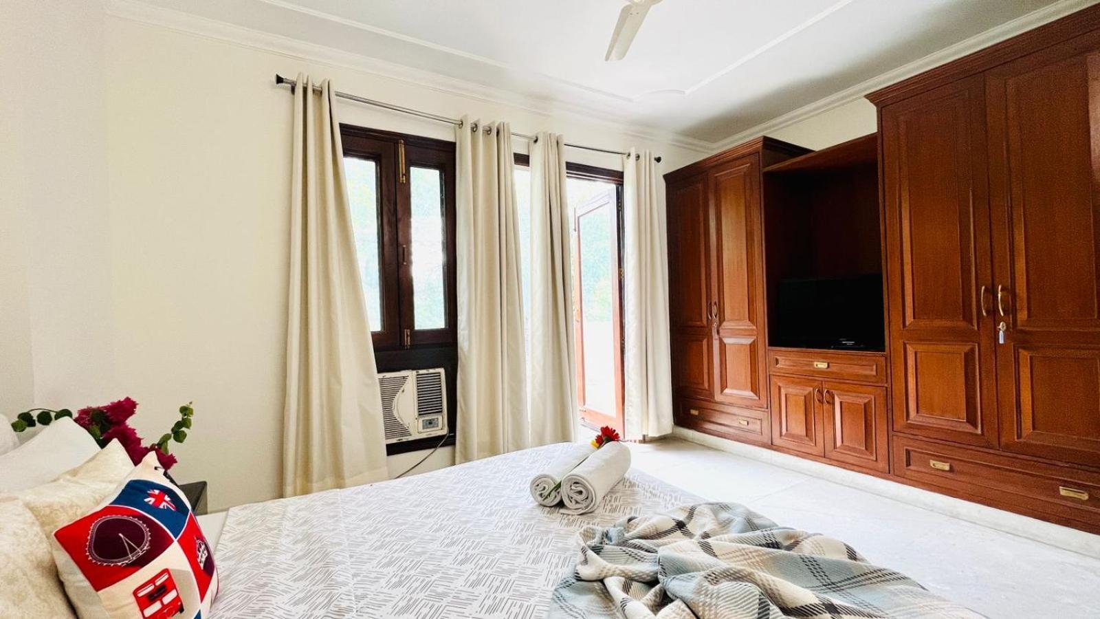 Olive Serviced Apartments - Defence Colony Új-Delhi Szoba fotó