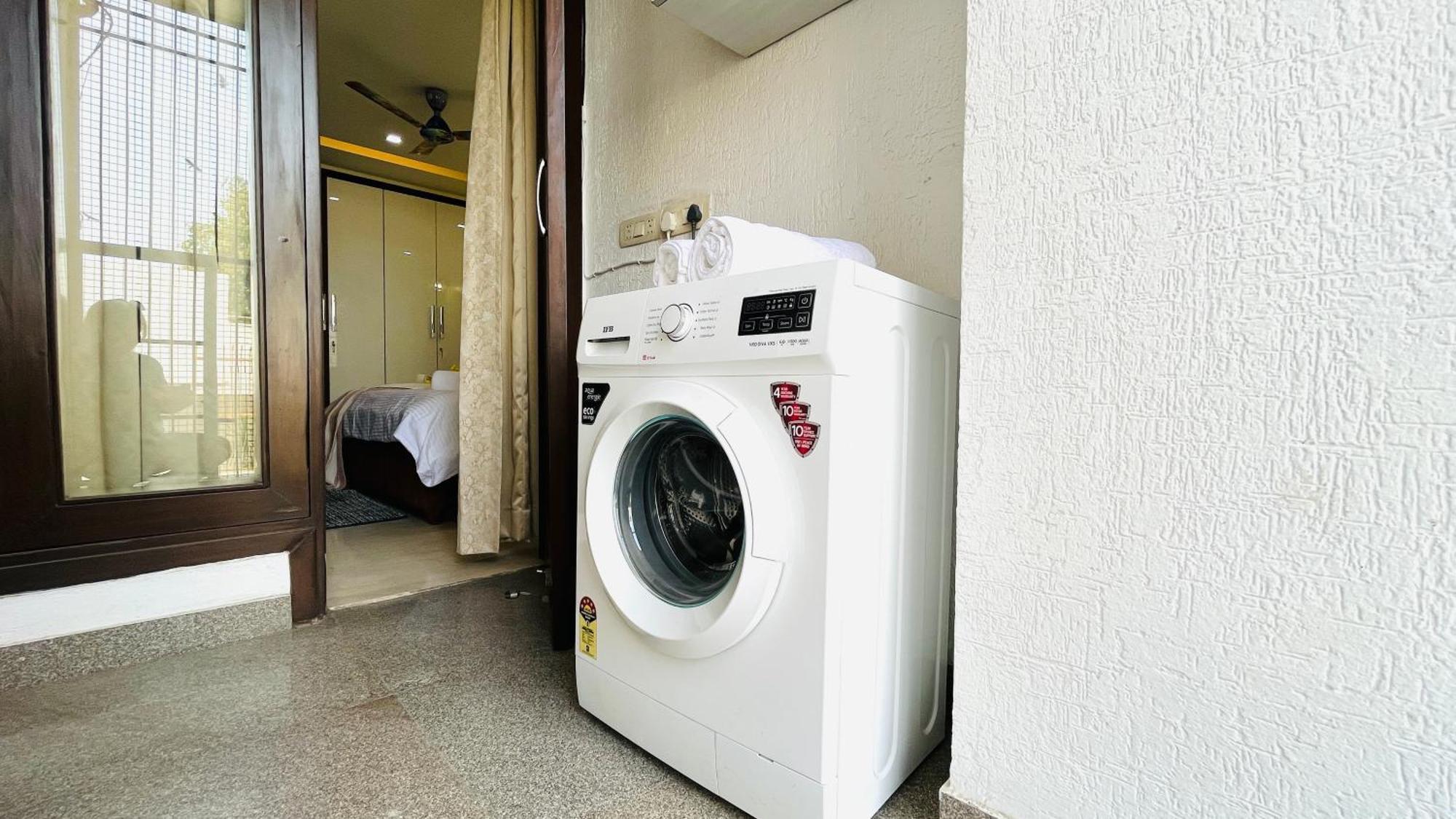 Olive Serviced Apartments - Defence Colony Új-Delhi Kültér fotó